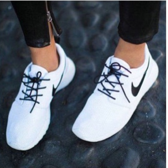 nike roshe one women's shoe